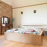 La Luna E I Falo, Residenza Torrione *