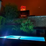 度假居 La Luna E I Falo, Residenza Torrione 蒙巴鲁佐