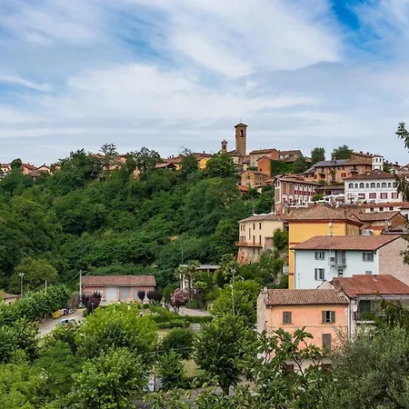 La Luna E I Falo, Residenza Torrione