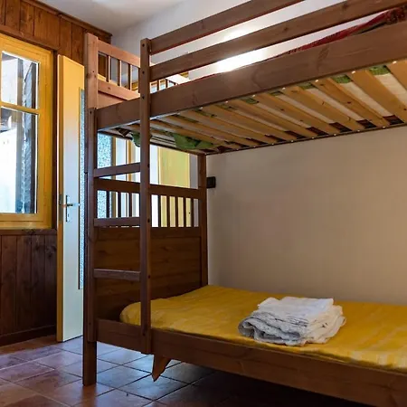 La Luna E I Falo, Residenza Torrione بيت للعطل