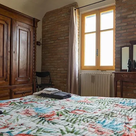 La Luna E I Falo, Residenza Torrione بيت للعطل