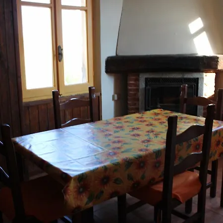La Luna E I Falo, Residenza Torrione بيت للعطل *