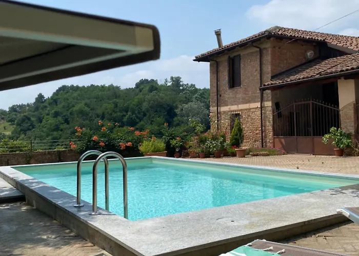 La Luna E I Falò, Residenza Torrione