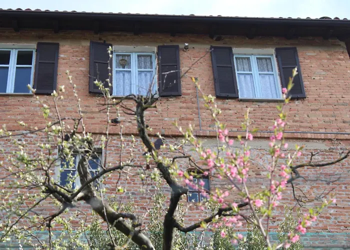 La Luna E I Falò, Residenza Torrione Casa de Férias Mombaruzzo